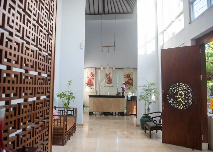 Abian Biu Mansion 4*